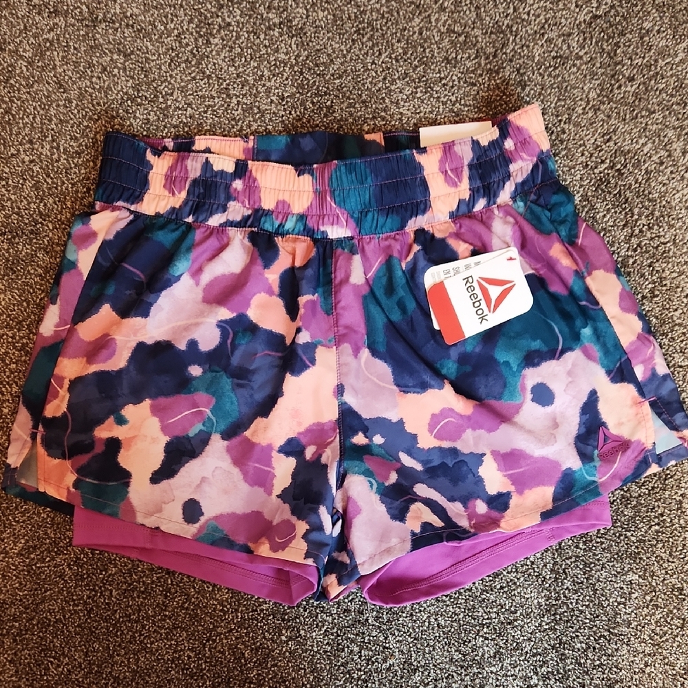 NWT Reebok Double-Layer Athletic Shorts - Size Medium